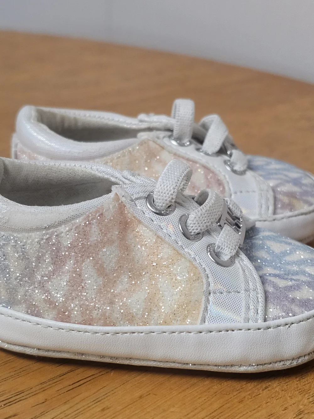 Michael Kors Baby Miracle Unicorn Size 1 Glitter Pastel MK Logo Rainbow Sneakers